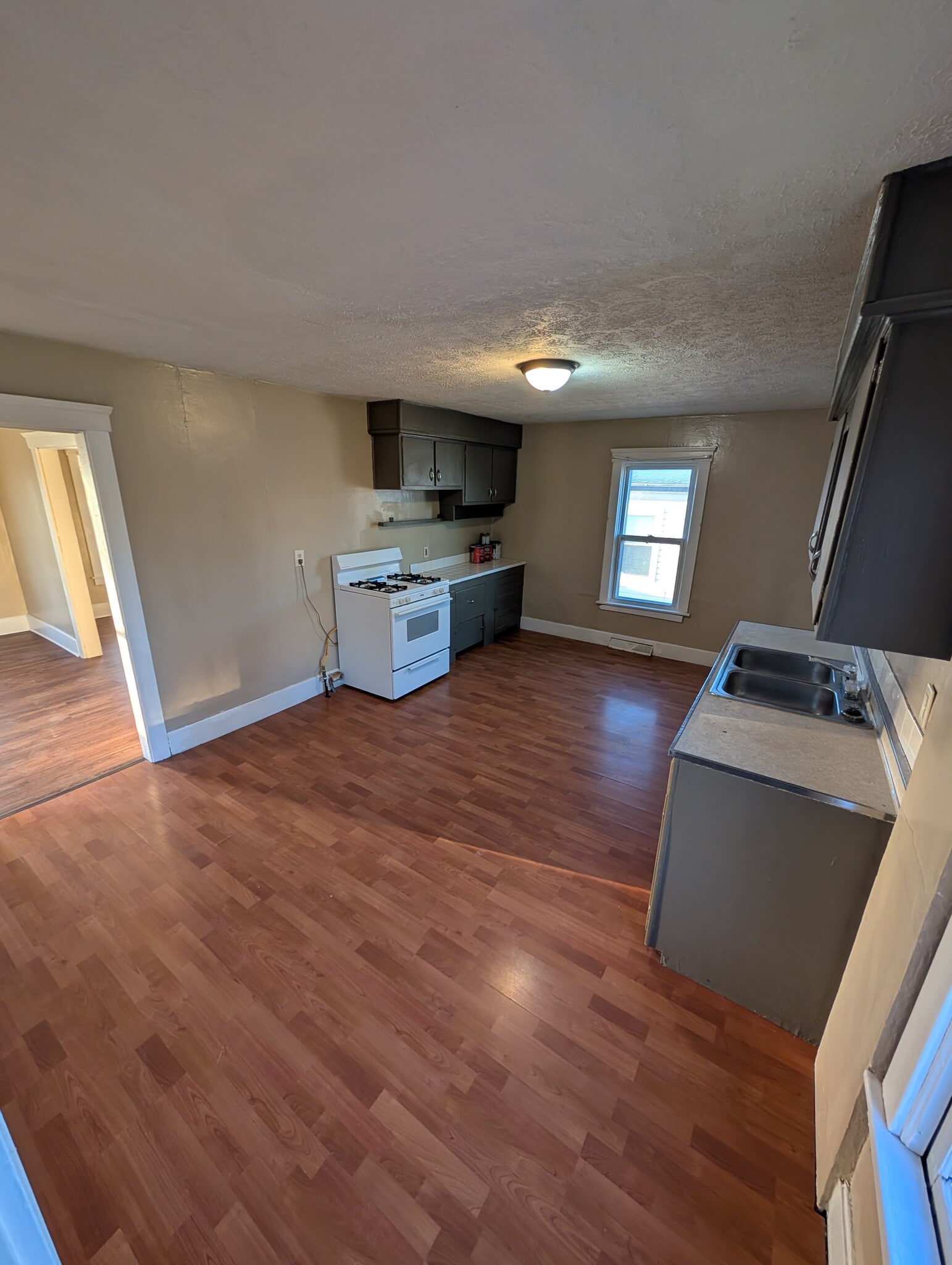 Building Photo - 218 Winckles St