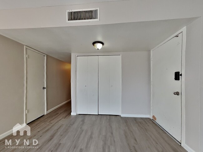 Building Photo - 8125 N 33rd Dr