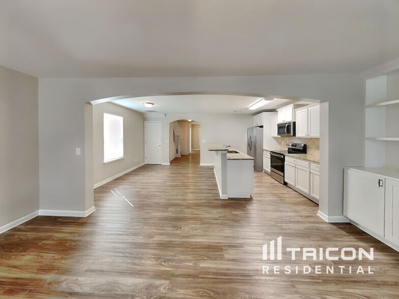 Building Photo - 120 Altondale Dr