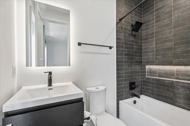 Building Photo - 810 13th St NE