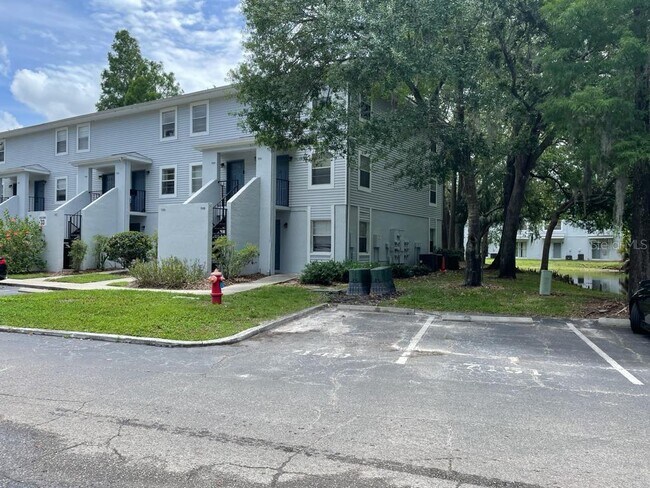 Building Photo - 7155 E Bank Dr