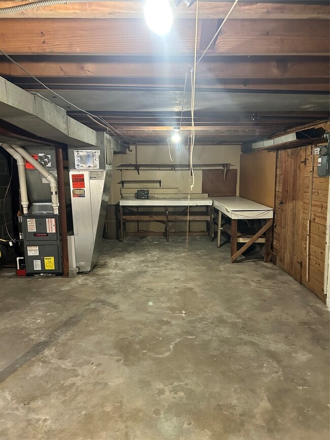 Building Photo - 74 Matthews St