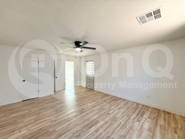 Building Photo - 7107 E Flossmoor Ave
