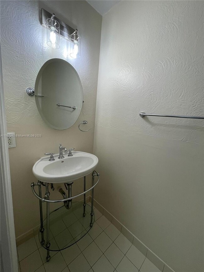 Building Photo - 12708 SW 49th Dr