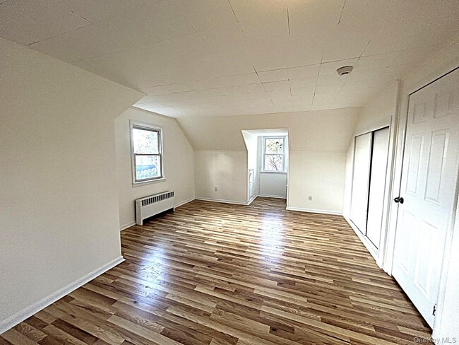 Building Photo - 8 Ridge St