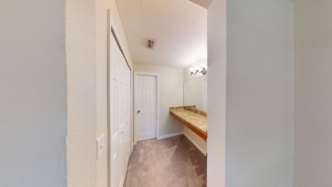 Building Photo - 2Bed/1.5Bath TOWNHOUSE IN WINTER PARK!!   ...