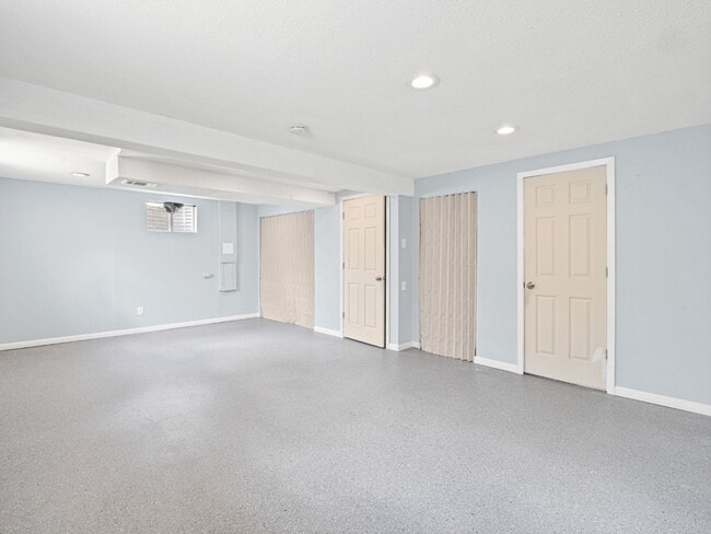Building Photo - 8822 S Balsam St