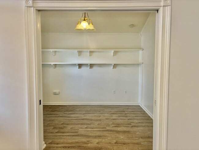 Building Photo - 1045 Drakefeather Dr