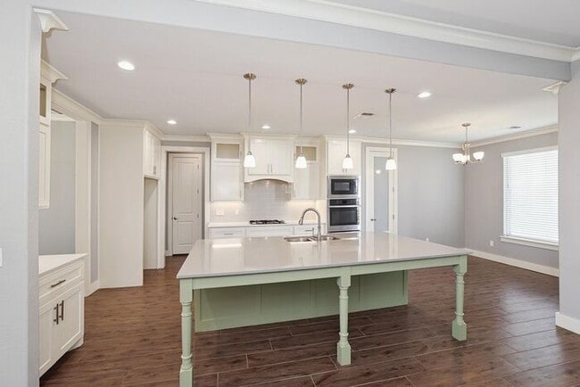 Building Photo - 9240 Highland Springs Dr
