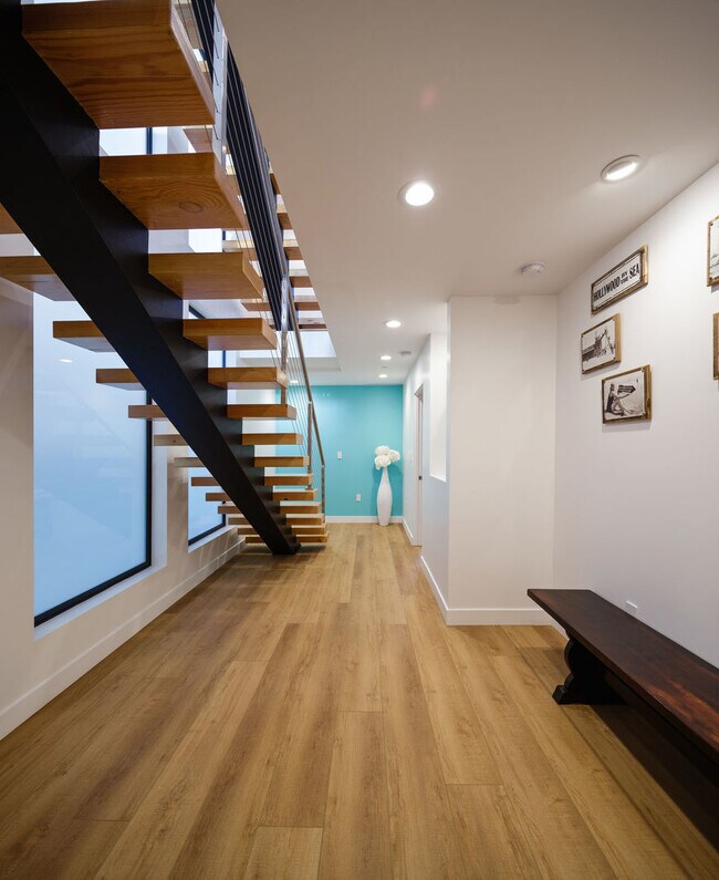 Building Photo - 3920 O-Fully Furnished | Hollywood Beach |...