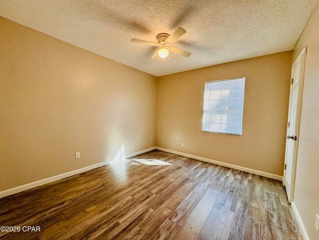 Building Photo - 163 Lauren Ln