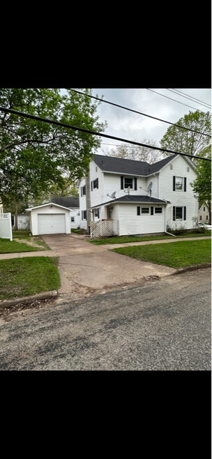 Building Photo - 1022 Wilson Ave