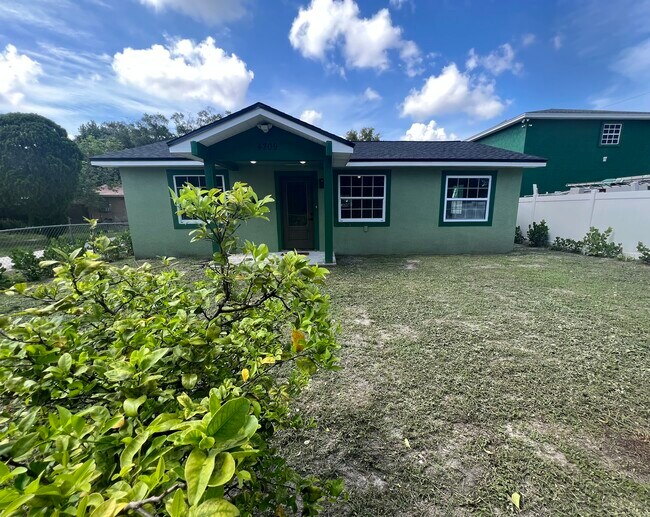 Primary Photo - 4709 15th Ave S