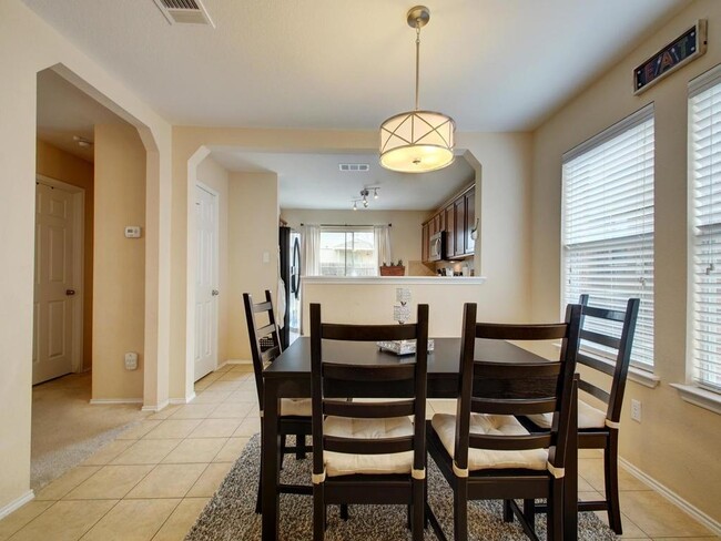 Building Photo - 3420 Bach Dr