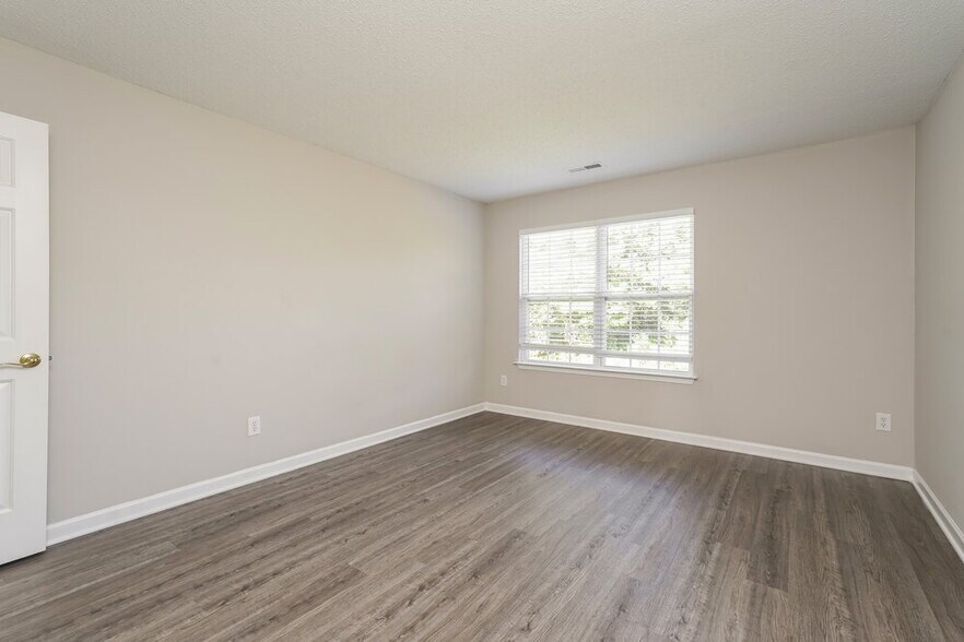 Building Photo - 235 Creeks Edge Ct