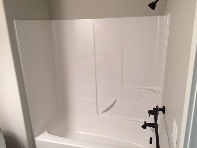 Building Photo - 3 Bed/2.5 Bath Townhome in the Deer Crossi...