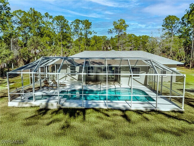 Building Photo - 390 20th Ave NW