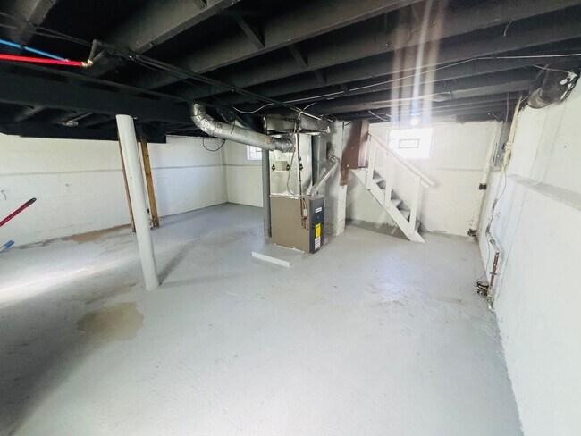 Building Photo - 10422 Dove Ave