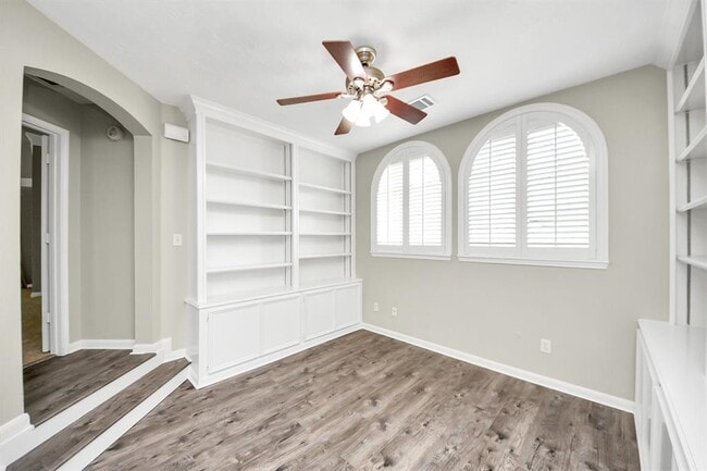 Building Photo - 12819 Kingsbridge Ln