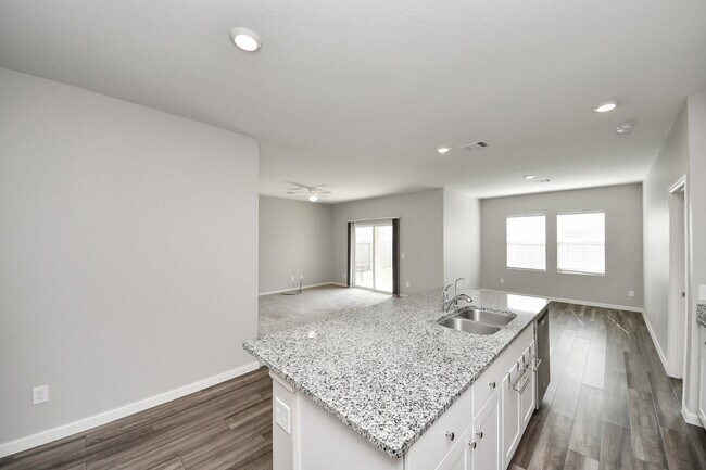 Building Photo - 6306 Highland Trl Dr