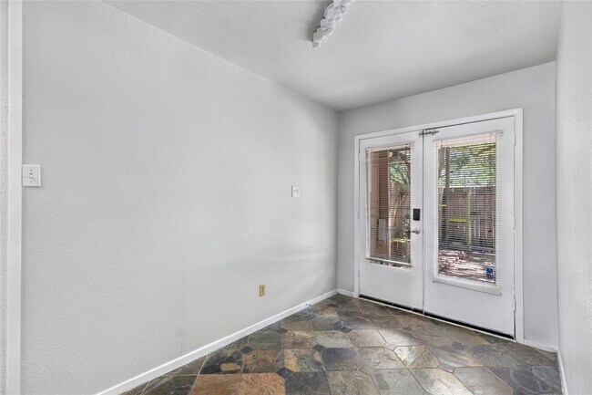 Building Photo - 5869 Sampley Way