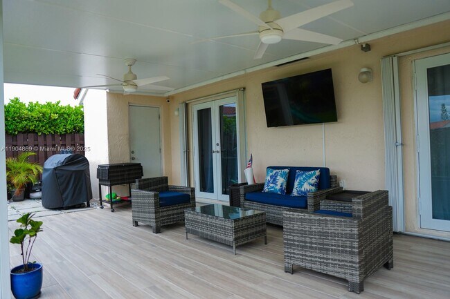 Building Photo - 4250 SW 149th Ct