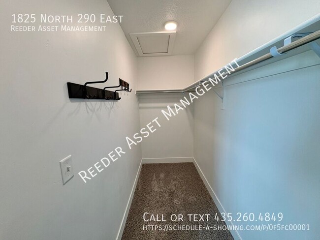Building Photo - 290 1825 N