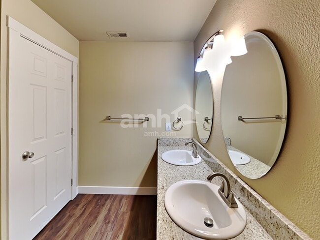 Building Photo - 1108 Boatman Ave NW