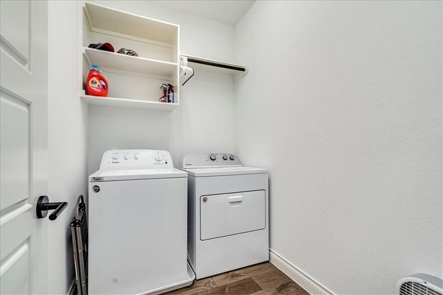 Building Photo - 101 Locklin Dr
