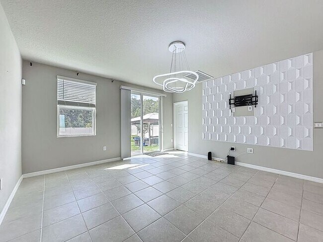 Building Photo - Wonderful like new and pet friendly home in Winter Haven