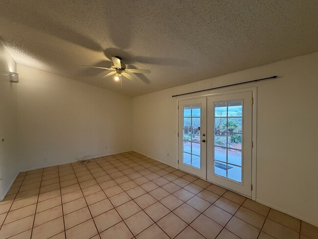 Building Photo - 10106 Cll Del Este