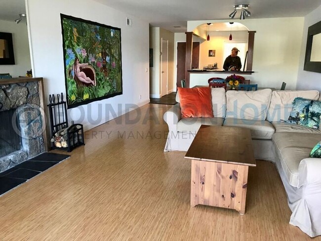 Building Photo - 707 S Eliseo Dr