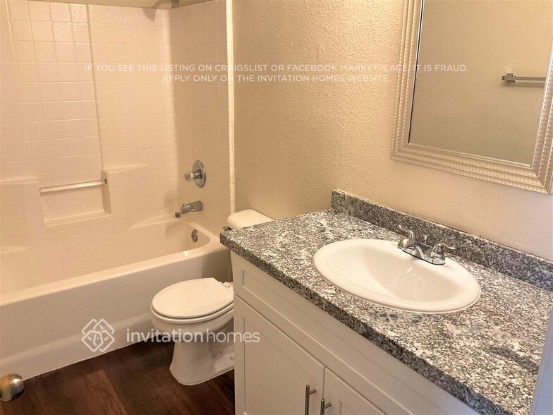 Building Photo - 7981 N Willow Pines Pl