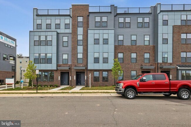 Building Photo - 20167 Northpark Dr