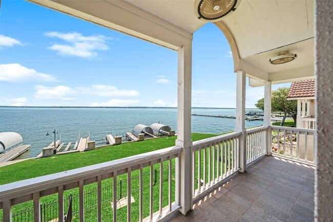 Building Photo - 16 Regency Pt