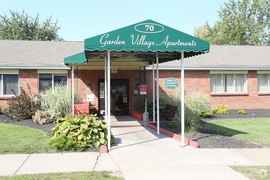 Garden Village 70 Garden Village Dr Buffalo NY 14227 Apartment Finder