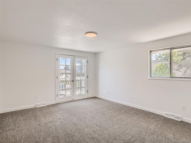 Building Photo - Take advantage of our limited-time offer: ...