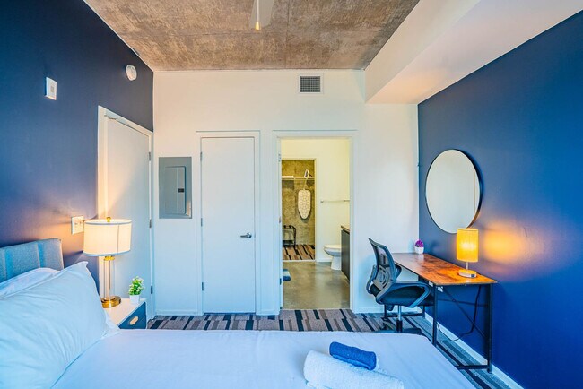 Building Photo - 913 N 3rd St