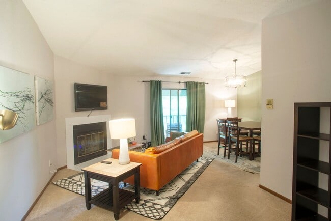 Building Photo - Fully Furnished 2-Bedroom Condo – 2 Blocks...