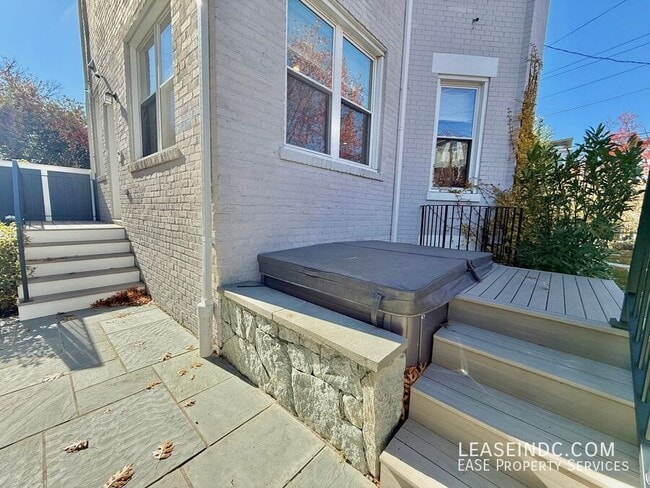 Building Photo - 4429 9th St NW