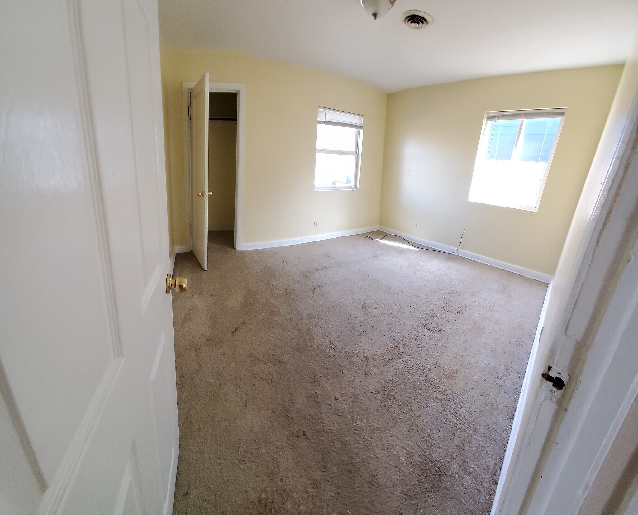 Front bedroom with closet - 1917 Joliet St