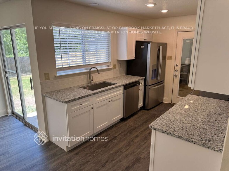 Building Photo - 7509 Creekfall Dr