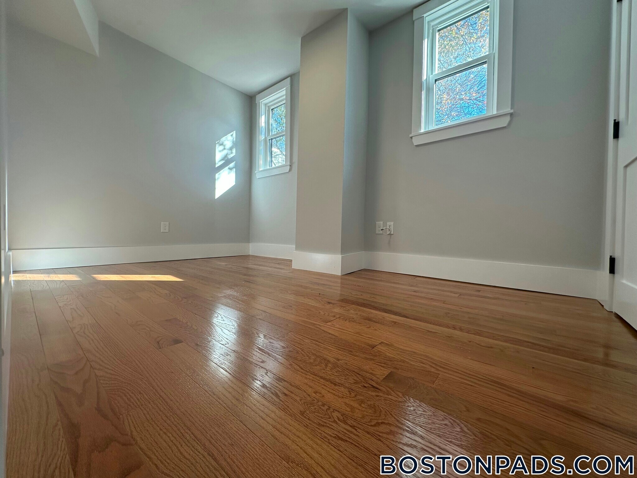 Building Photo - 118 Marginal St