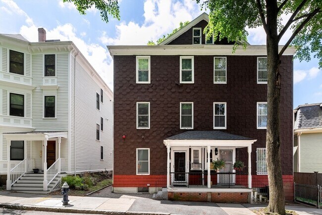 Primary Photo - 12 Perry St