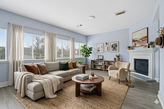 Building Photo - 11930 Longwood Garden Way