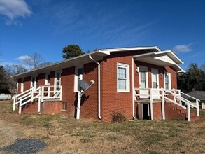 Building Photo - 1917