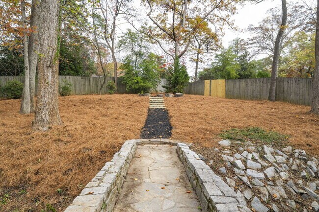 Building Photo - Move in before December 31st and get $100 OFF your rent for the first 3 months — PLUS a $250 Amaz...