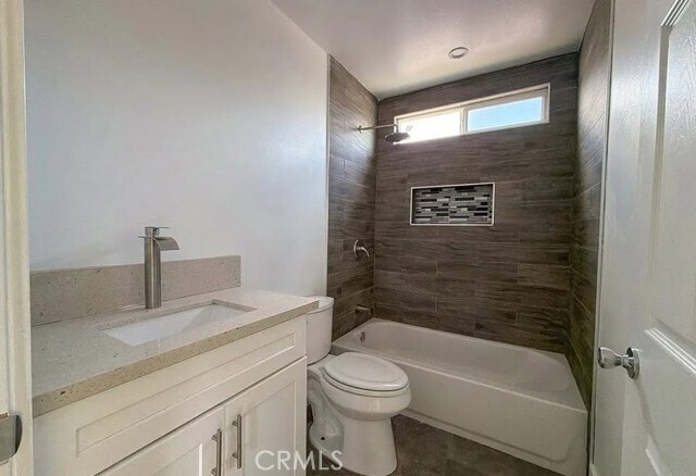 Building Photo - 645 W 97th St