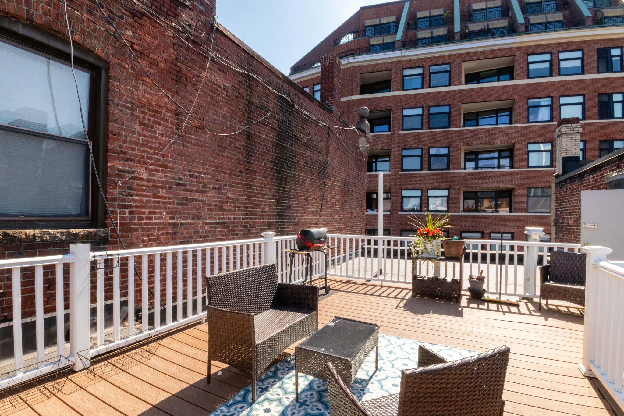 Building Photo - 342 North St