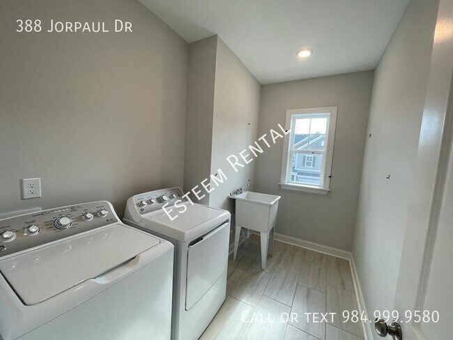 Building Photo - 388 Jorpaul Dr